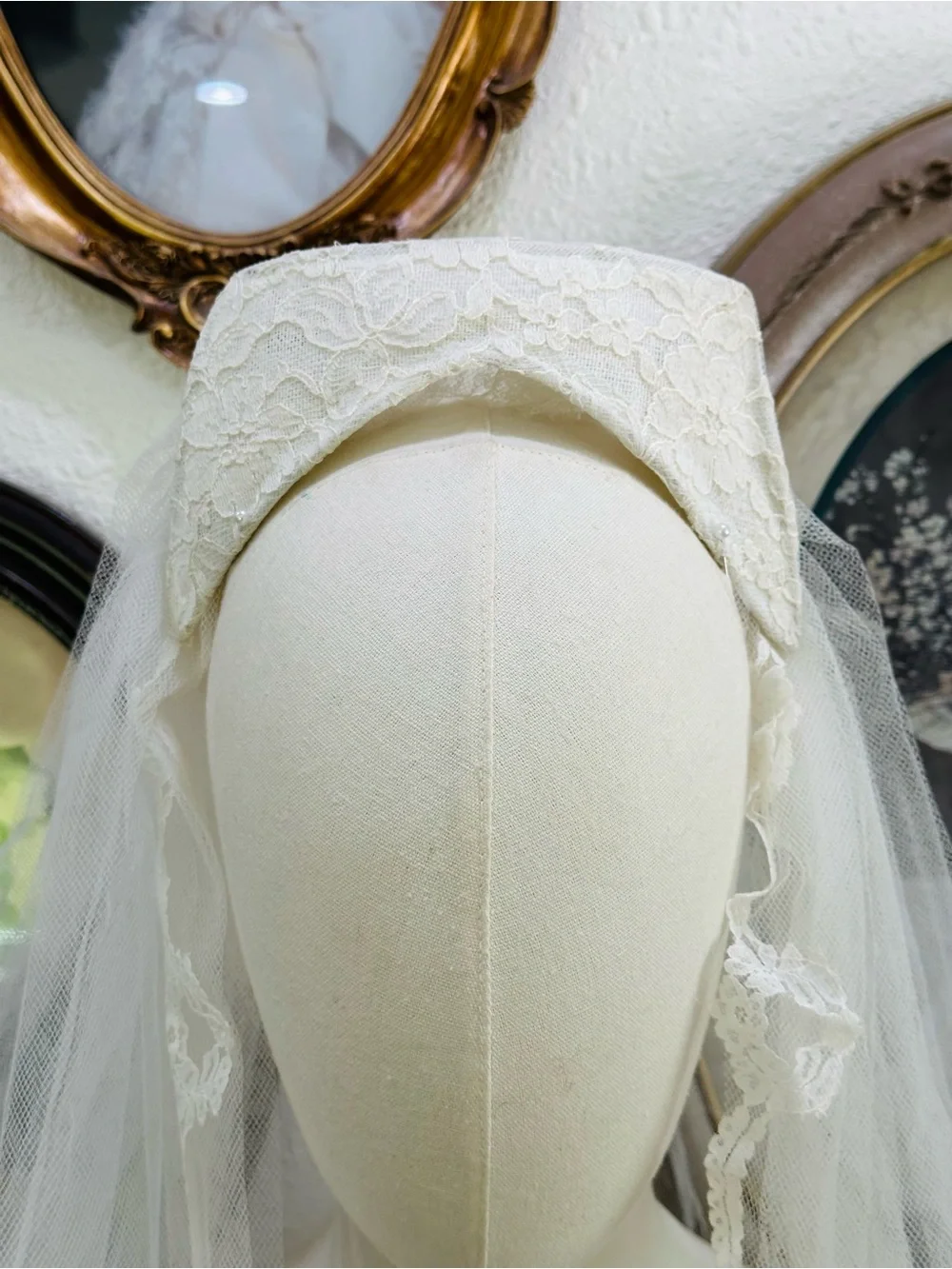 Bridal Veil with Floral Edge - White - Unbranded